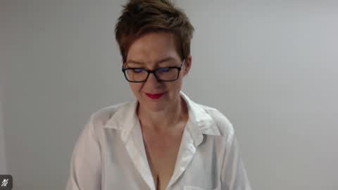 Sofie Velvet online show from April 2026 06:25:01 AM