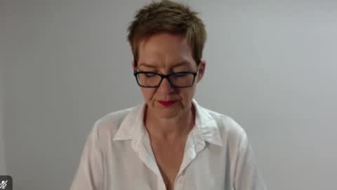 Sofie Velvet online show from April 2026 06:22:02 AM