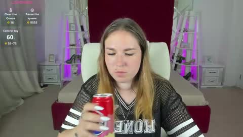 sofii_darling online show from June 2026 04:40:02 PM