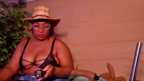 Snapshot of sofii_hill chatting on May 2026 10:21:02 AM KELLY-HILL online show from May 2026 10:21:02 AM