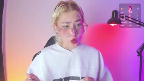 Snapshot of sofii_uwu_ chatting on February 2025 12:11:01 PM Sofii  online show from February 2025 12:11:01 PM