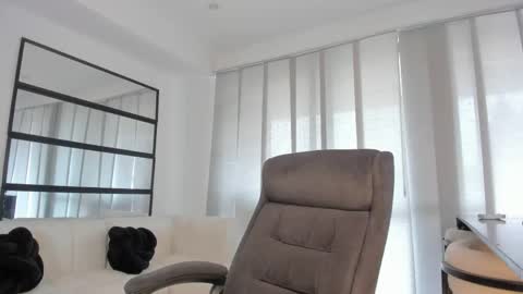 Snapshot of sofiia_pink chatting on June 2026 07:58:02 PM online show from June 2026 07:58:02 PM
