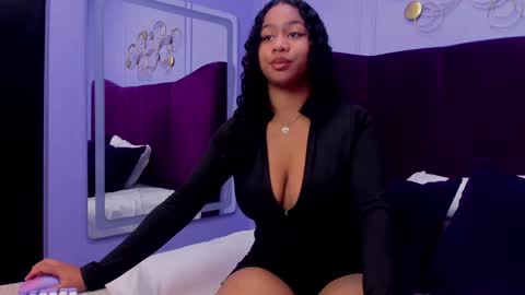 sofiifox online show from January 2025 11:48:01 AM