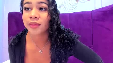 sofiifox online show from October 2025 07:33:01 PM