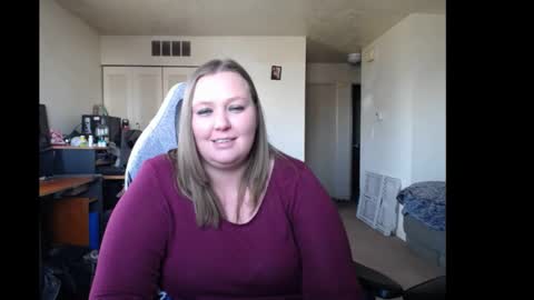 Snapshot of softerpeaches chatting on January 2025 07:54:01 PM Rose online show from January 2025 07:54:01 PM