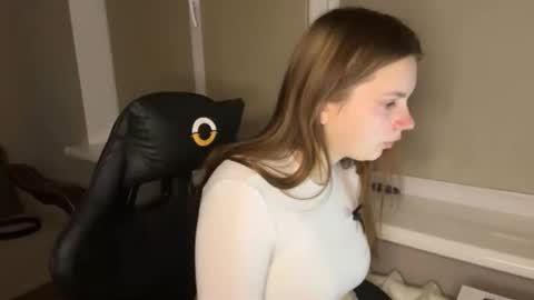 Snapshot of softiris_ chatting on March 2026 06:33:01 PM Anna online show from March 2026 06:33:01 PM