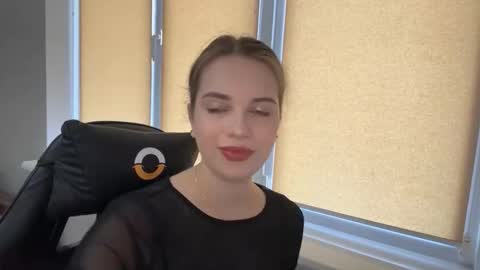 Snapshot of softiris_ chatting on March 2026 01:48:02 PM Anna online show from March 2026 01:48:02 PM