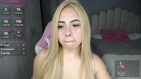 Snapshot of softkiss_x chatting on May 2026 01:47:02 AM Fran online show from May 2026 01:47:02 AM