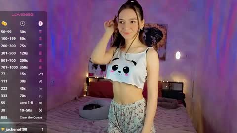 Snapshot of softy_bunny chatting on June 2026 04:07:02 PM softy_bunny online show from June 2026 04:07:02 PM