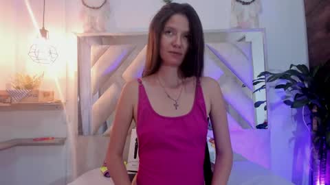 Snapshot of sofy_bonnet chatting on May 2026 01:28:01 PM online show from May 2026 01:28:01 PM