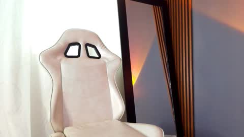 sofy west online show from November 2025 01:27:02 AM