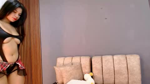 sofy west online show from December 2025 11:23:01 PM