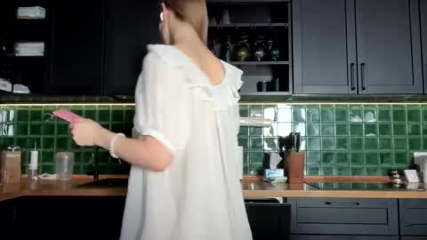 Bella online show from March 2026 04:16:01 AM