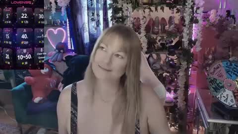 solesticia online show from September 2025 06:19:01 PM