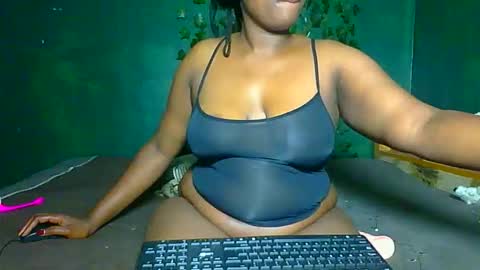 Snapshot of sollybunny chatting on May 2026 02:20:02 AM Solly bunny online show from May 2026 02:20:02 AM