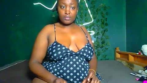 Snapshot of sollybunny chatting on June 2026 02:53:01 AM Solly bunny online show from June 2026 02:53:01 AM