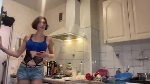 Tayla online show from March 2026 06:01:02 PM