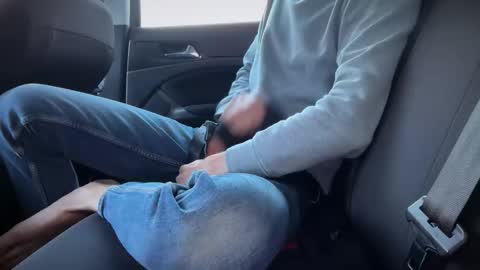 Sondages online show from November 2025 08:24:01 AM