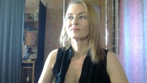 Sonia online show from April 2026 01:39:02 PM