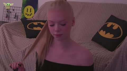 Snapshot of sonyaplush chatting on December 2024 09:11:01 PM Sonya  Instagram   Twitter sonyaplushgirl  OnlyFans sonyaplush online show from December 2024 09:11:01 PM