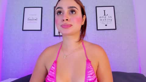 Sophia online show from November 2025 08:52:01 PM