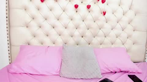 sophia__beauty online show from November 2025 02:06:01 PM