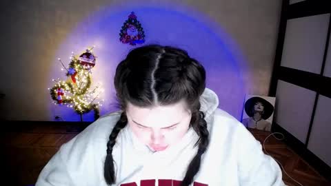 sophia__olsen online show from January 2026 06:40:02 AM