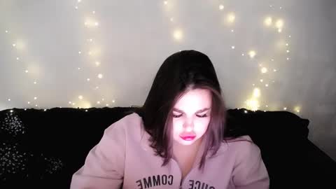 sophia__olsen online show from March 2026 06:19:01 AM