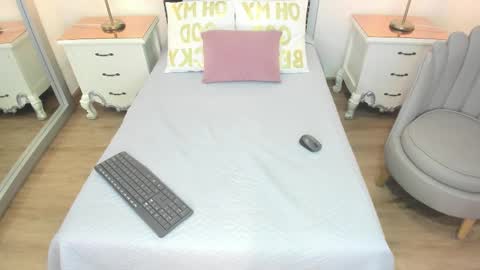 sophia boods online show from March 2026 03:45:02 AM