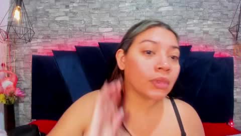 Snapshot of sophia_brunett chatting on April 2026 12:01:01 PM Sophia online show from April 2026 12:01:01 PM