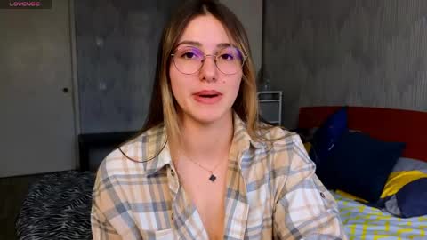 Sophia online show from April 2026 10:06:01 AM