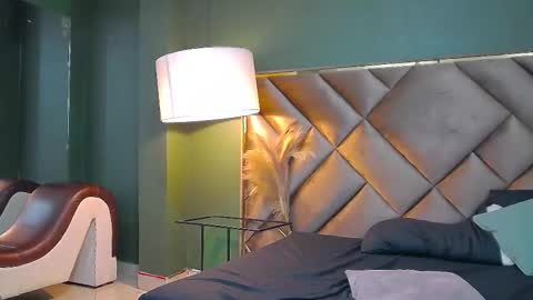 Sofia online show from September 2025 01:43:02 PM