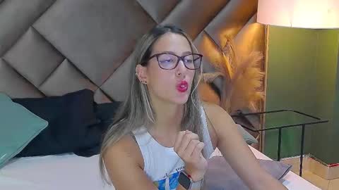 Sofia online show from September 2025 03:11:02 PM