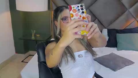 Sofia online show from September 2025 03:02:01 PM