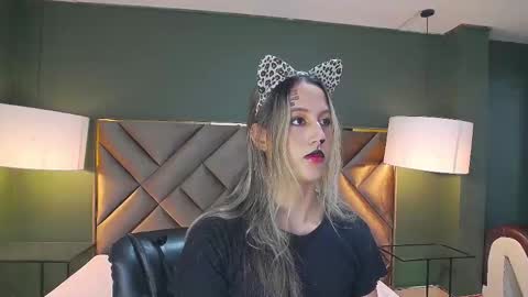 Sofia online show from October 2025 12:18:02 PM