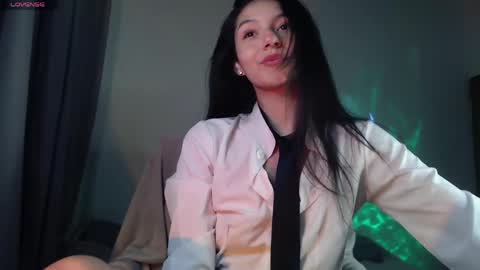 Snapshot of sophia_whispers chatting on May 2026 05:02:01 AM Sophia online show from May 2026 05:02:01 AM