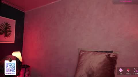 Snapshot of sophia_wilsonn_ chatting on June 2026 12:44:02 PM Sofi online show from June 2026 12:44:02 PM