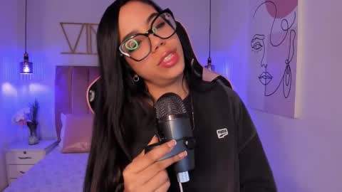 Sophie Hill  online show from October 2025 08:09:02 PM