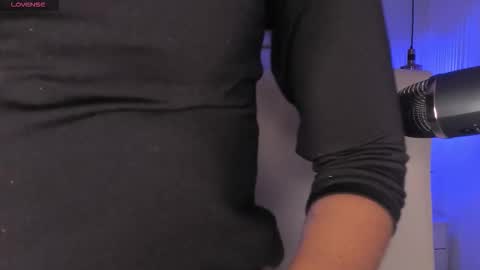 Sophie Hill  online show from November 2025 08:23:02 AM