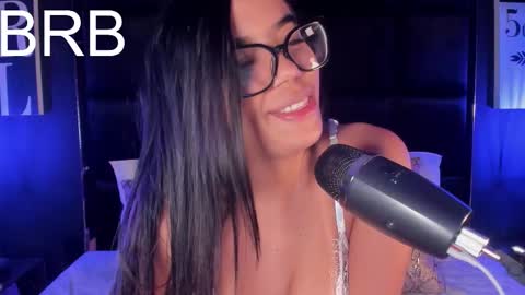 Sophie Hill  online show from November 2025 04:46:02 AM