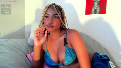 Snapshot of sophiabloss chatting on April 2026 08:46:02 PM Sophie online show from April 2026 08:46:02 PM