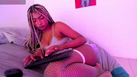 Snapshot of sophiabloss chatting on April 2026 08:21:01 PM Sophie online show from April 2026 08:21:01 PM