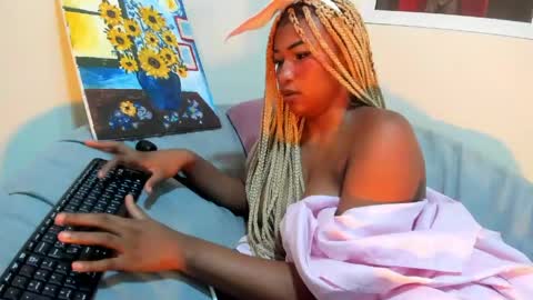 Snapshot of sophiabloss chatting on May 2026 08:19:02 AM Sophie online show from May 2026 08:19:02 AM