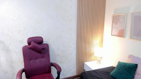 Snapshot of sophiahart_ chatting on May 2026 12:01:02 PM Sophia online show from May 2026 12:01:02 PM