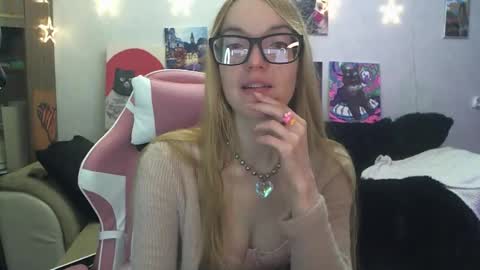 SophiaSonata online show from December 2025 07:53:02 PM