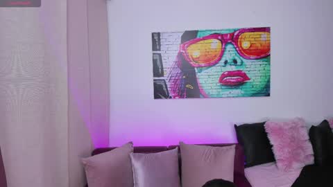   online show from October 2025 08:08:02 PM