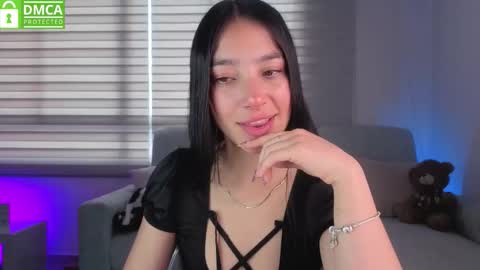 Sophie  online show from November 2025 02:39:02 PM