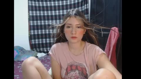 Snapshot of sophie_cutexx chatting on January 2025 12:04:02 AM sophie online show from January 2025 12:04:02 AM