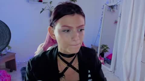 Snapshot of sophie_dolly_ chatting on December 2024 06:52:02 PM sophie doll online show from December 2024 06:52:02 PM