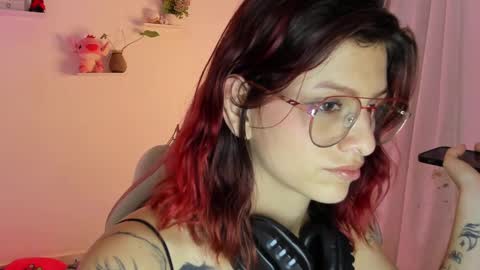 Snapshot of sophie_dolly_ chatting on January 2025 08:36:02 PM sophie doll online show from January 2025 08:36:02 PM